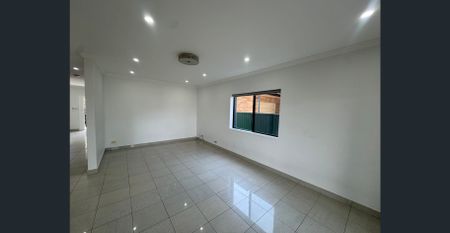 🏡 Beautiful Family Home in a Peaceful Location - Photo 2