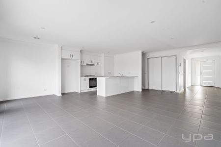 16 Fragrance Terrace, Manor Lakes - Photo 4