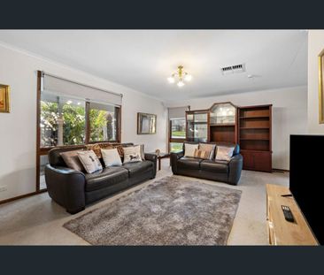 21 Tortice Drive, Ringwood North, Vic 3134 - Photo 4