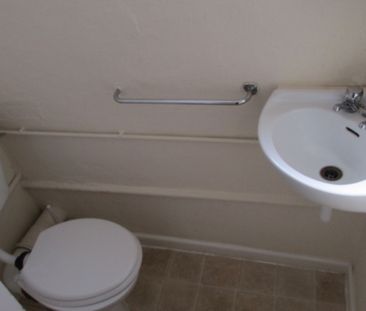 1 bed Room in Shared House - To Let - Photo 1