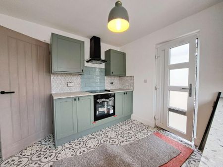 2 bedroom bungalow to rent - Photo 2