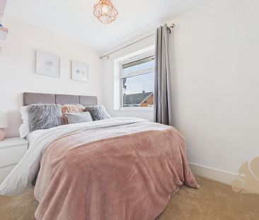 4 bedroom semi-detached bungalow to rent - Photo 3