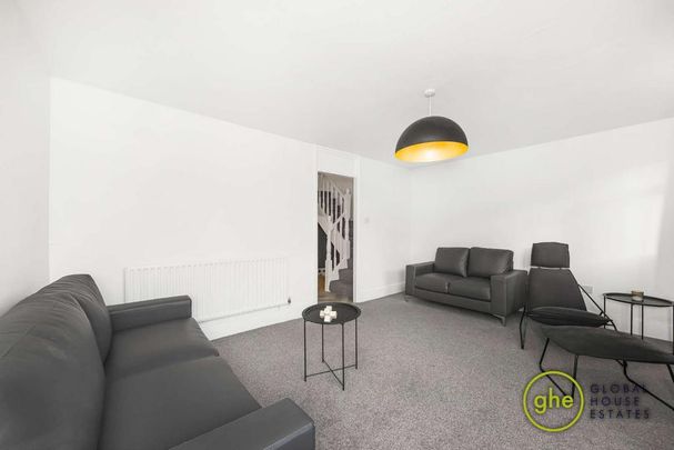 3 bedroom flat to rent - Photo 1
