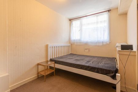 3 bedroom flat to rent - Photo 5