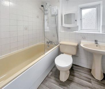 4 bedroom detached house to rent - Photo 1