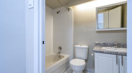 For Lease - 6161 Bathurst Street Unit# 110, Toronto, Ontario - Photo 3