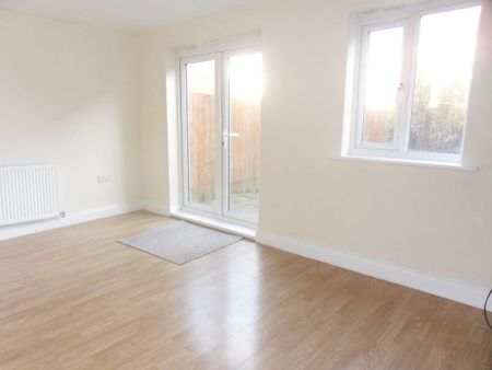 4 bed town house to rent in NE27 - Photo 2