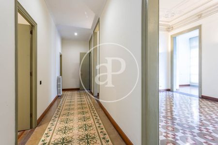 Apartment for Rent in Plaça Urquinaona - Photo 5