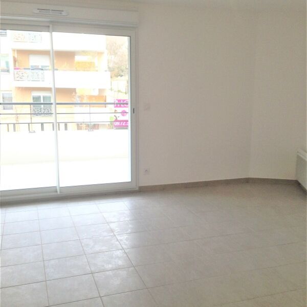 Location Appartement 2 pièces 40m² MARSEILLE 11ème - Photo 1