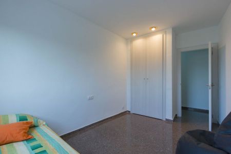 Flat with garage in the same building in Paseo de la Petxina. - Photo 4