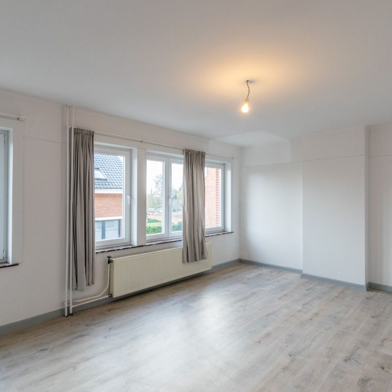 Woning met 3 slks en tuin op wandelafstand van het centrum - Photo 1