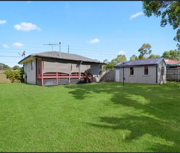 Charming Three-Bedroom Family Home in the Heart of Liverpool - Photo 2