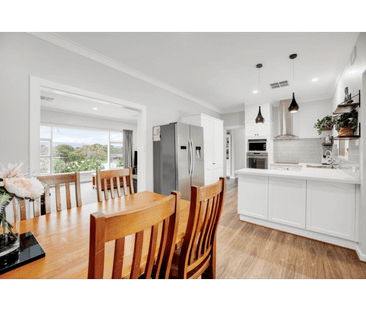 Beautiful Family Home with Swimming Pool and Breathtaking Hill View! - Photo 3