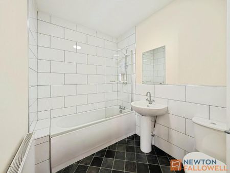 2 bedroom flat to rent - Photo 4