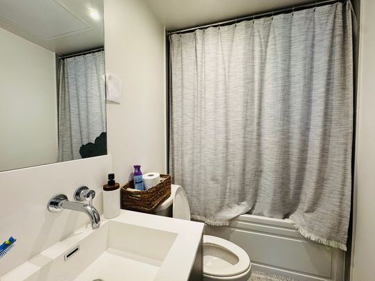 For Lease - 88 Harbour Street Unit# 4302, Toronto, Ontario - Photo 1