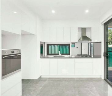 Beautiful 2 Bedroom Granny Flat - Photo 4