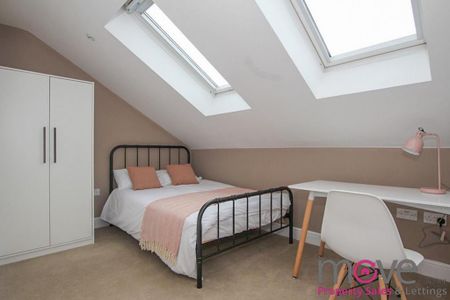 4 bedroom terraced house to rent - Photo 5