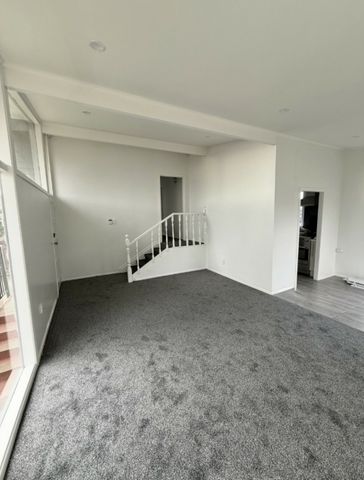 Home in the heart of Manurewa! - Photo 3