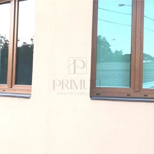 Vila D+P+1+M de inchiriat pentru birouri 6 camere - Complexul Studentesc - Fotografie 1