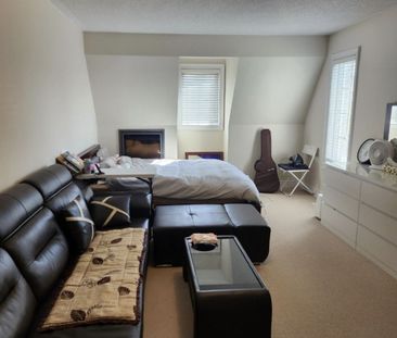 For Lease - 2 Hayes Lane, Toronto, Ontario - Photo 4