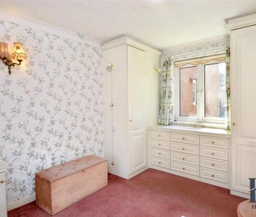 2 bedroom retirement property to rent - Photo 5