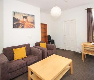 3 bed flat to rent in Ashleigh Grove, Jesmond, NE2 - Photo 2