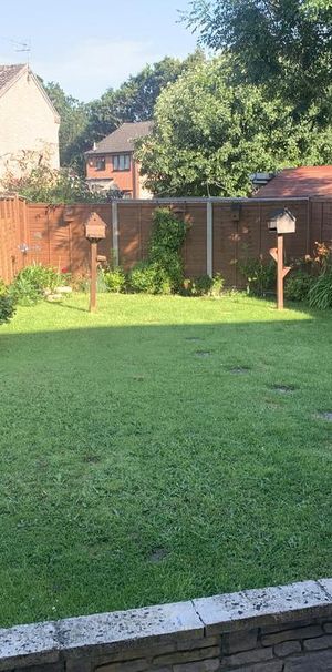 3 bedroom semi-detached house to rent - Photo 2
