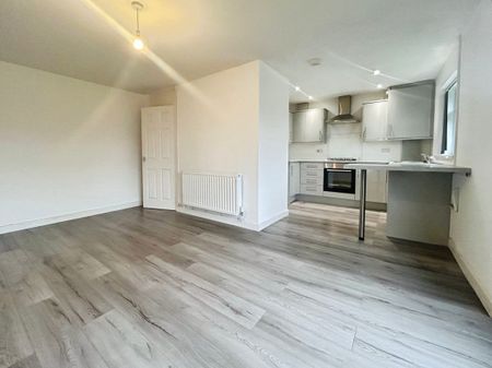 Heol Y Pia, CAERPHILLY - Photo 2