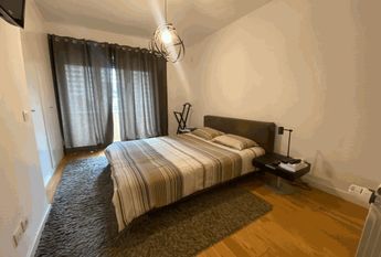 Apartamento T2 para arrendamento sem móveis com piscina nas Laranjeiras, Lisboa