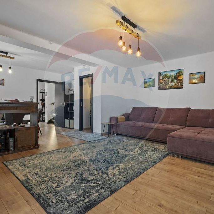 Inchiriere Vila 4 Camere Ghencea Ideala pentru o familie - Fotografie 1