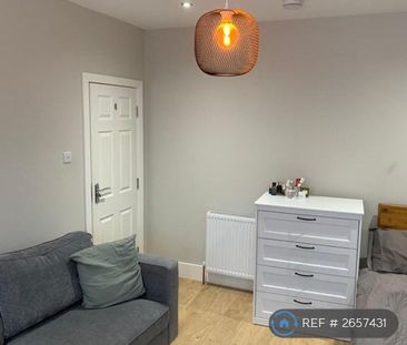 1 bedroom in a house share to rent - Photo 6