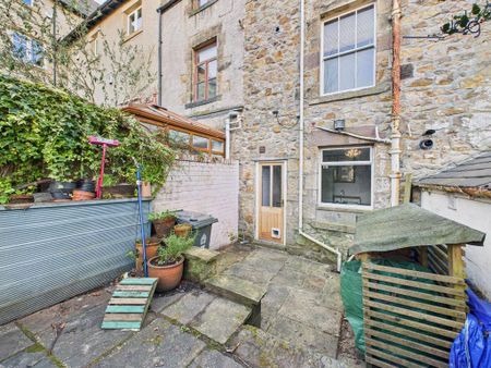 3 bedroom terraced house to rent - Photo 5