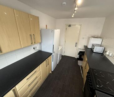 4 bedroom house to rent - Photo 3