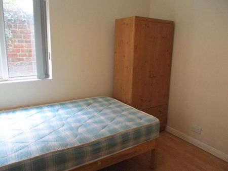 Great Location, 122a Fitzroy Avenue, Queens Quarter, Belfast, BT7 1HX - Photo 5