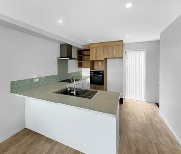 MANGERE BRIDGE, 3 BEDROOMS - Photo 1