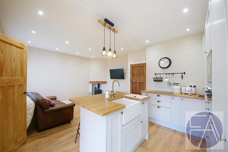 2 bedroom semi-detached bungalow to rent - Photo 3