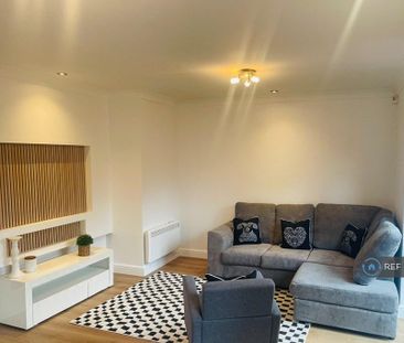2 bedroom flat to rent - Photo 2