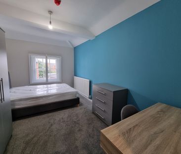 4 Bed Student Accommodation - Photo 3