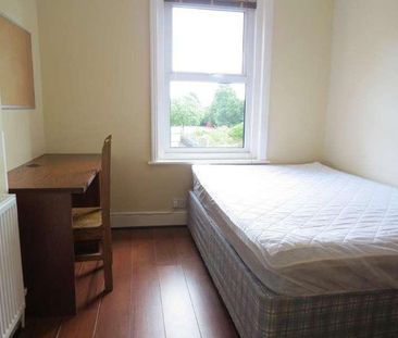 Bedroom House In Bournemouth, BH9 - Photo 5