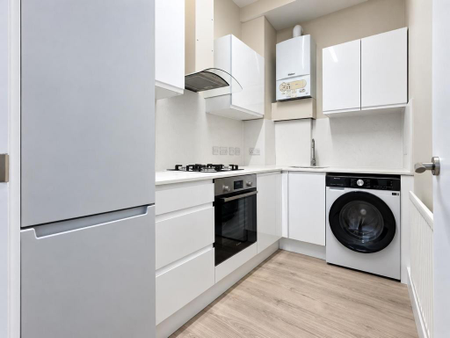 1 bedroom flat to rent - Photo 2
