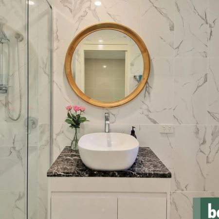 Freshly Renovated, Private Self-Contained in Quiet Robertson Street - Photo 3