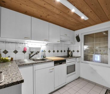 Living with character: Renovated 3.5-room old building apartment in... - Photo 1