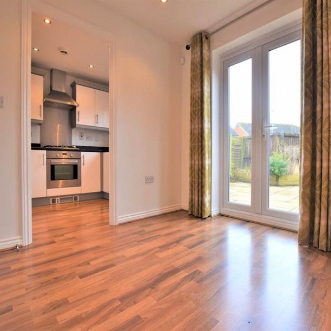 3 Bedroom Mews To Let - Photo 1