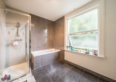 Leopold Road, SW19 7BD, London - Photo 5