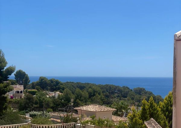 LONG TERM RENTAL Beautiful villa with sea views for rent in Benissa coast with 5 bedrooms.