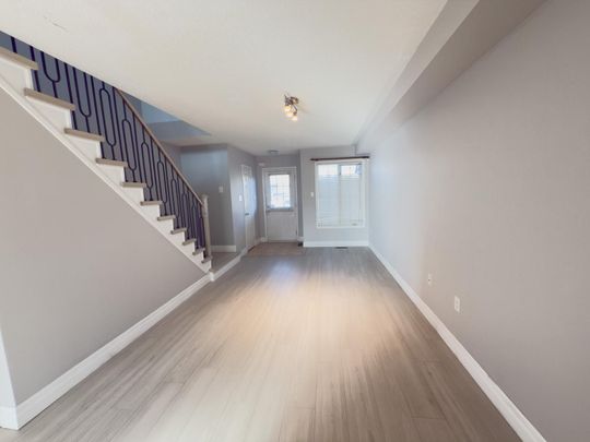 For Lease - 395 Flagstone Way, Newmarket, Ontario - Photo 1