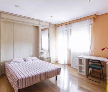 Single Bed in Room in a shared 12-bedroom apartment for rent in Vil... - Photo 4