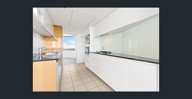 CENTRAL LOCATION IN CHATSWOOD - Photo 1