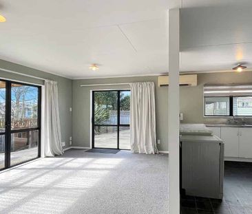 KELVIN GROVE - 3 BEDROOMS - Photo 2