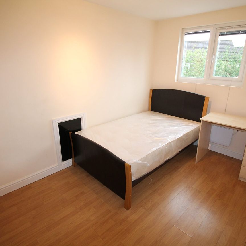 North Road, Cathays, Cardiff - Photo 1